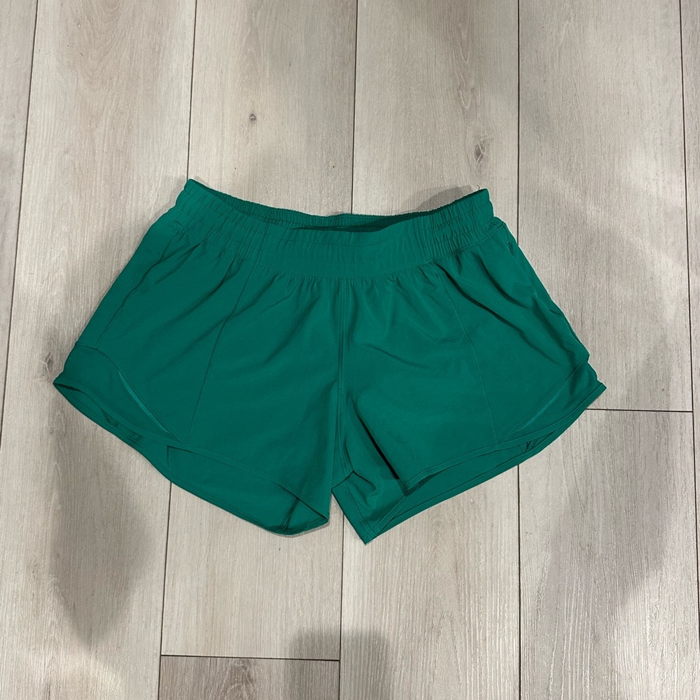 Lululemon Hotty Hot Low-Rise Short 4”
